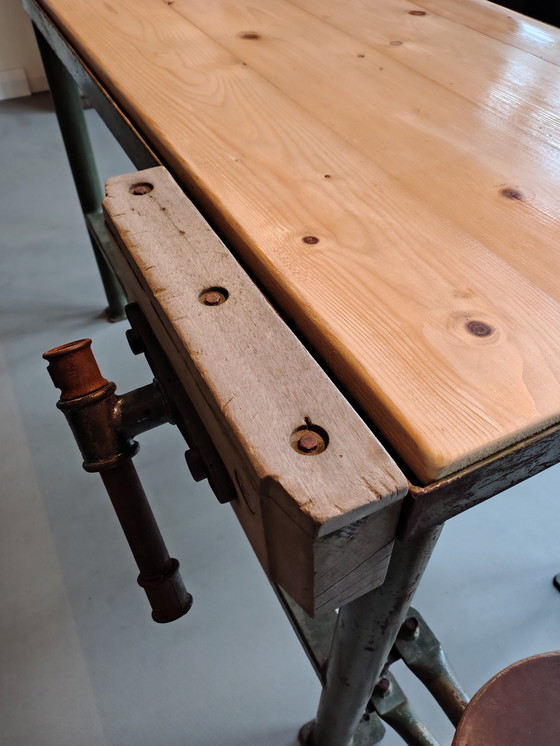 Image 1 of Workbench Nooitgedacht
