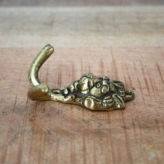 Image 1 of Set di 2 appendiabiti decorativi vintage in ottone con testa di leone