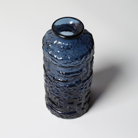 Image 1 of Vase en verre bleu cobalt : design suédois moderne du milieu du siècle Ruda Glasbruk