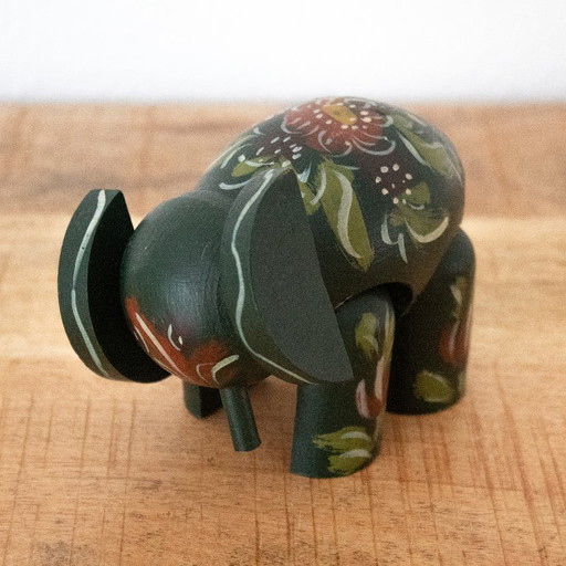 Statuetta di elefante in legno dipinta a mano, in stile olandese Hindeloopen.