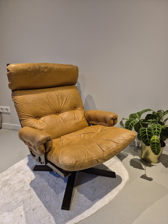 Image 1 of Prachtige Siesta fauteuil, ontworpen door de bekende Noorse ontwerper Ingmar Relling voor Westnova. Ergens tussen 1960-1970.
