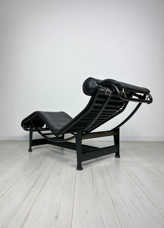 Image 1 of Chaise longue vintage LC4 di Le Corbusier Perriand Jeanneret per Cassina All Black