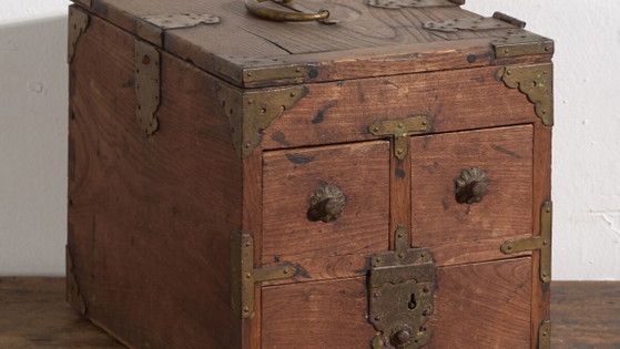 Antique Japanese Storage Box with Drawers and Hinged Lid – Early Showa Period (c.1928) – Storage cabinet (photo 3 of 40)