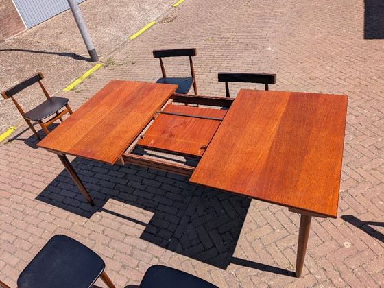 Image 1 of Zeldzame Deens Design 'Longette' Eetkamersuite van Hans Olsen voor Frem Røjle – 6 Nestbare Stoelen