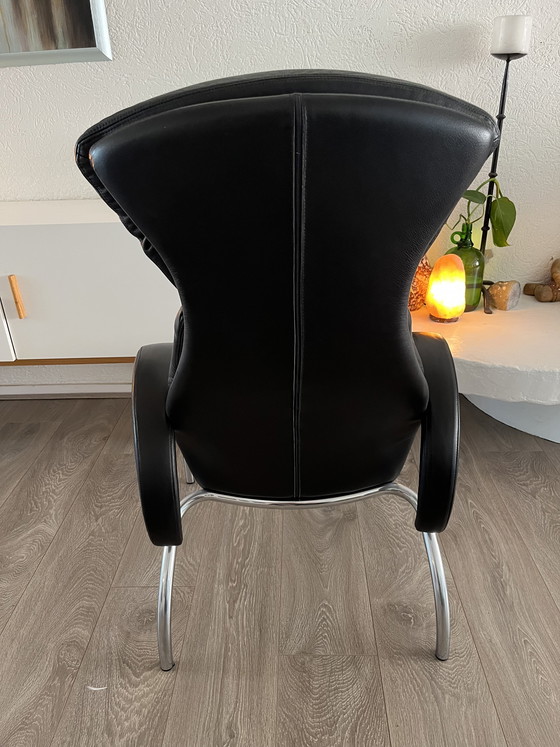 Image 1 of Vintage Design Fauteuil – Postmodern "Wingback" in Zwart Leer