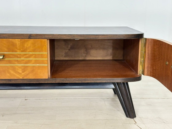 Image 1 of Buffet style années 60 – Plateau refait à la main en noir vintage