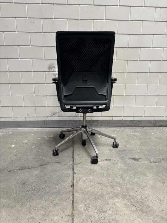 Vitra ID Mesh Bureaustoelen 2 Stuks Op Voorraad – Plastic, Textile (photo 2 of 8)
