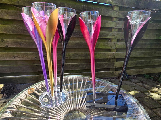 Image 1 of Champagne flutes in houders Moët & Chandon