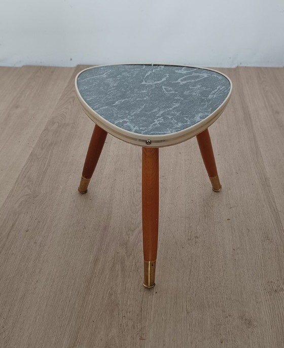 Besonderer Fünfziger Jahre Beistelltisch – Beistelltische, Kunststoff, Holz (photo 4 of 9)