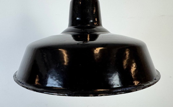 Image 1 of Industriële zwarte emaille fabriekshanglamp, jaren 60