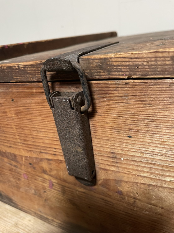 Antiek kist € 62,50 – Opbergkast, Metal, Wood (photo 5 of 5)
