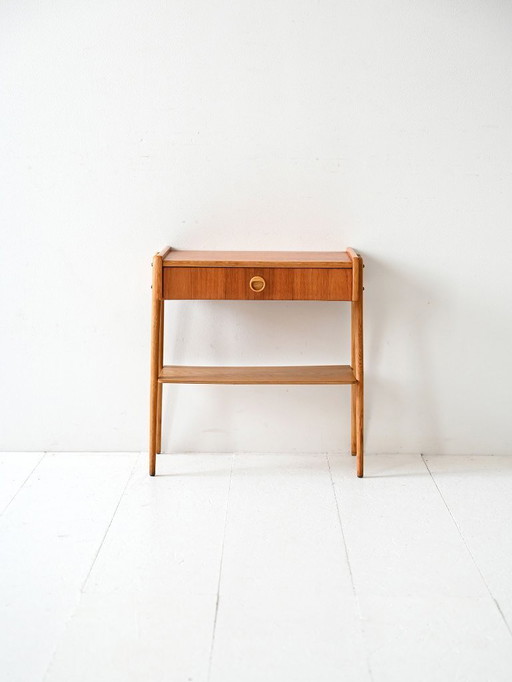 Vintage Scandinavisch nachtkastje met schuine poten