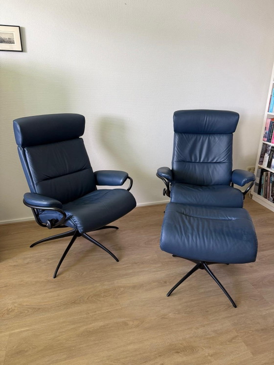 2x Adjustable recliner chairs – Stressless, Leather, Metal (photo 2 of 5)