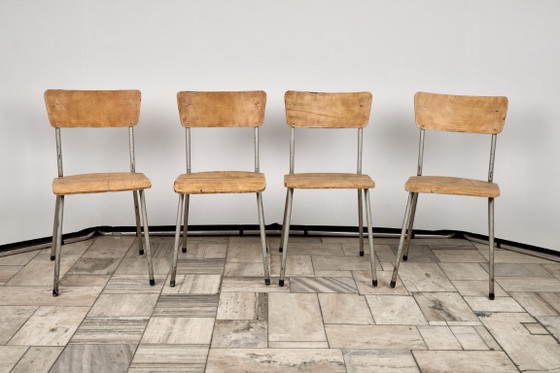Set van 4 vintage stoelen, jaren 60, Tsjechoslowakije – Eetkamerstoelen, Wood (photo 3 of 19)