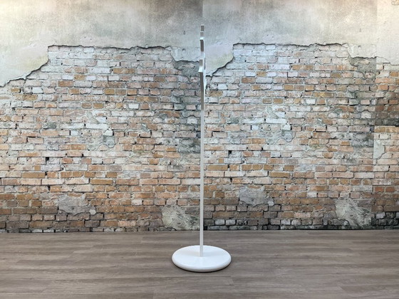 Image 1 of Árbol sueco