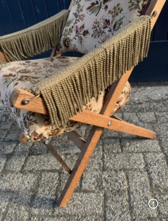 Image 1 of Vintage klapstoel met bloemenprint en franjes 