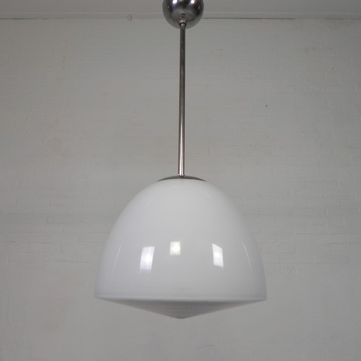 Oude Schoollamp Met Grote Glazen Bol In Opaalglas, Jaren 30