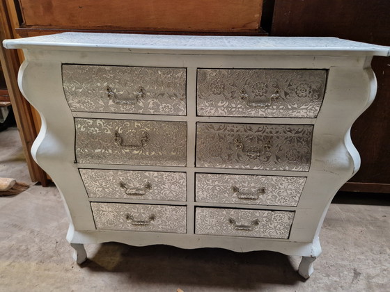 Image 1 of Cassettiera bianca con argento