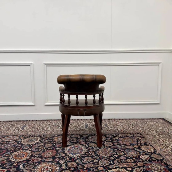 Ensemble de chaises Chesterfield classiques anglaises Springvale, Chaises de salle à manger, Cuir, Bois (photo 14 sur 16)