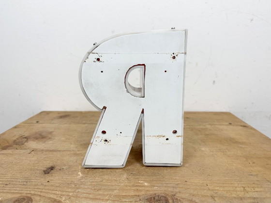 Image 1 of Lettera R rossa vintage con facciata, anni '70