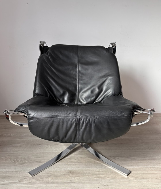 Image 1 of Falcon lounge chair