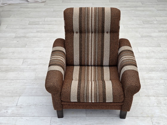Image 1 of 1970, Deense clubfauteuil, originele wollen bekleding, zeer goede staat.