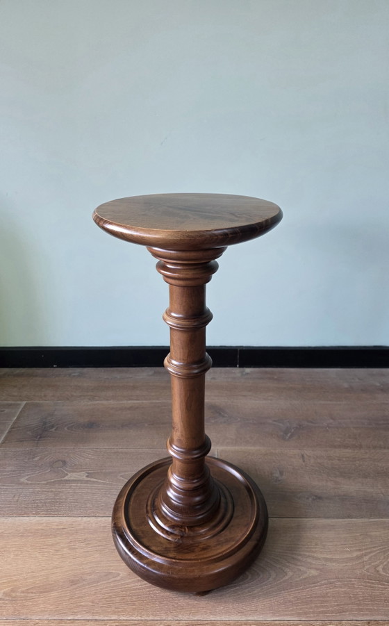 Image 1 of Characterful vintage wooden plant column / pedestal – Turned wood – 63 cm