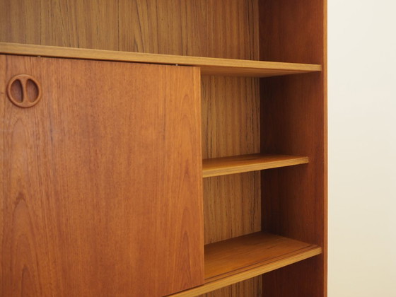 Libreria danese impiallacciata in teak con ante scorrevoli, anni '70, Librerie, Legno, Marrone (foto 10 di 15)