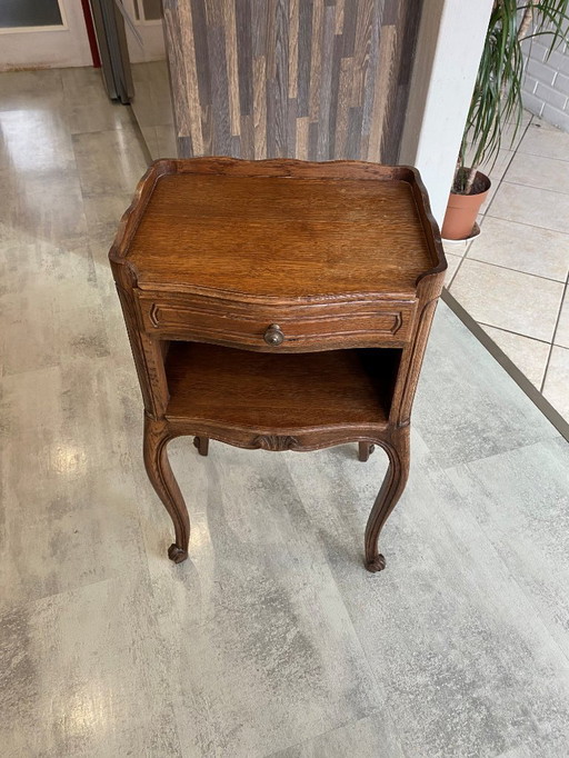 Nachtkastje nr. 1 met lade en nis in Lodewijk XV-stijl