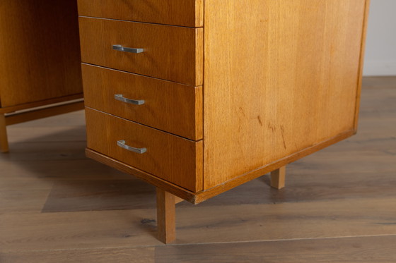 Image 1 of Escritorio de mediados de siglo