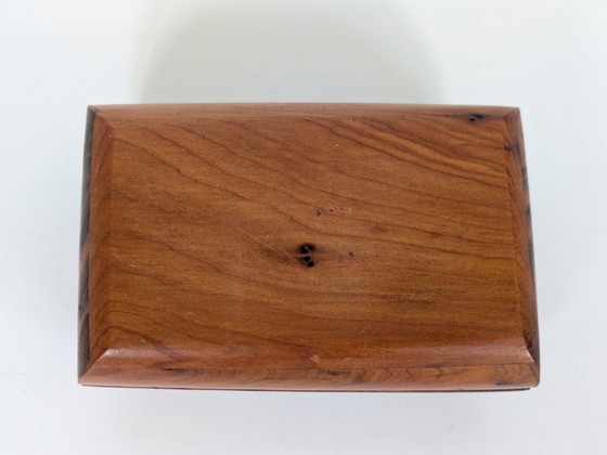 Caja de baratijas antigua de madera de tuya, Marruecos, con tapa abatible. – Objetos decorativos, Wood (photo 8 of 13)