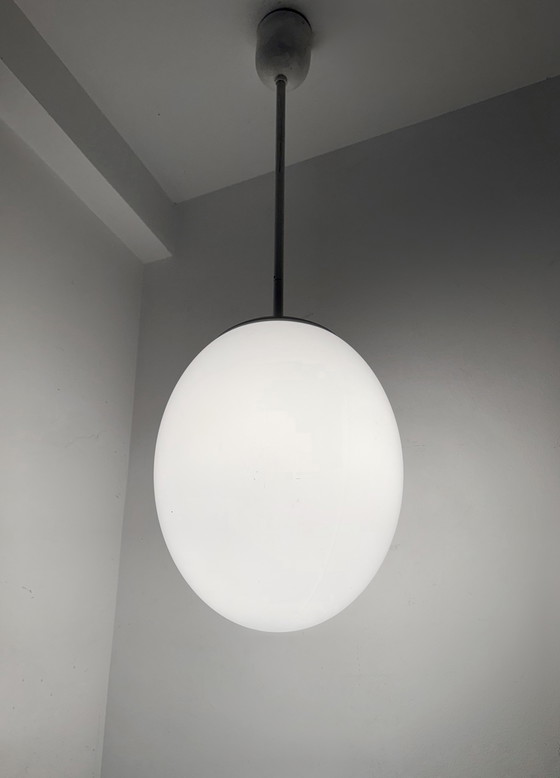 Image 1 of Vintage Limburg witte opaline eivormige kroonluchter