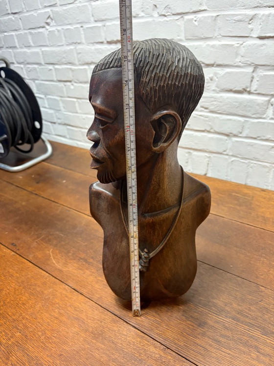 Image 1 of Busto africano vintage di metà secolo in legno massello – 41 cm – Firmato Zinga
