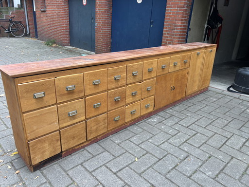 Armoire d'apothicaire vintage 1950s