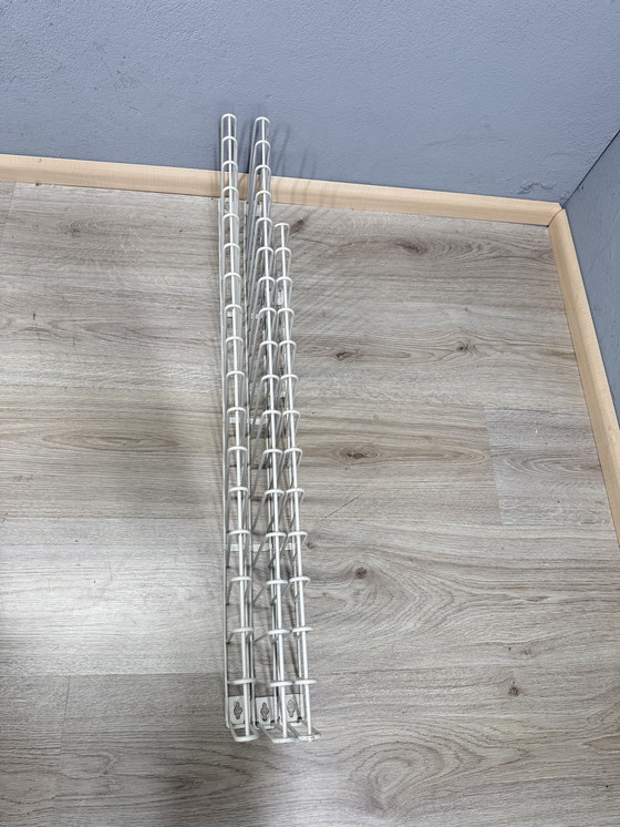 Image 1 of Portaoggetti da parete Tomado Holland: elegante design vintage con anello decorativo