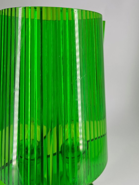 Image 1 of Lampe de table Kartell « Take » verte – Design de Ferruccio Lavia, fabriquée en Italie