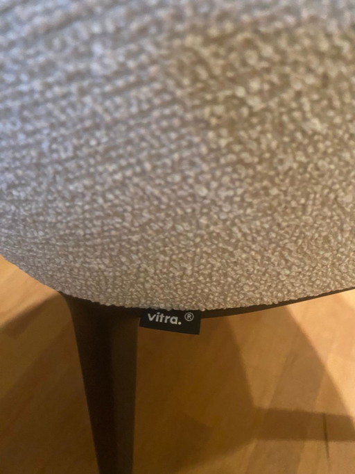 Vitra - Softshell con braccioli - Rivestimento: Nubia 01 - Base: Quattro gambe nero