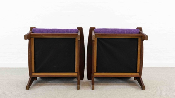 Image 1 of Set van 2 scandinavische fauteuils in teak met paarse bekleding
