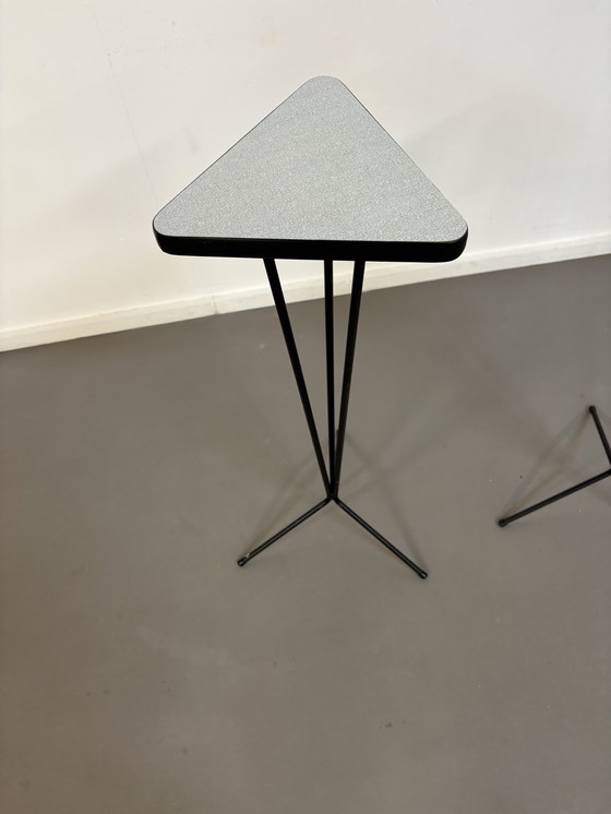 Image 1 of 2 portavasi a tre ripiani in metallo con piano in formica anni sessanta