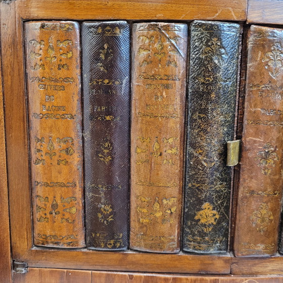 Image 1 of Mesa auxiliar trampantojo libros, estilo Napoleón III, madera y taracea, f. s. XIX - Francia 