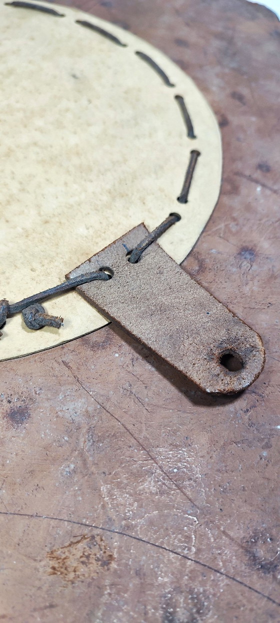 Image 1 of Specchio circolare convesso in pelle. Spagna, anni '70.