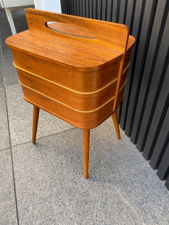 Image 1 of Coffre à couture vintage en teck