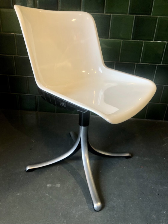 Image 1 of Tecno Modus swivel bucket seat