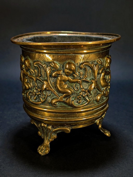 Pequeña Maceta de Latón Napoleón III