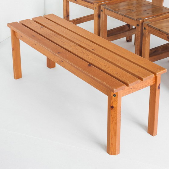 Conjunto de cuatro sillas y banco de estilo escandinavo. Madera de pino. Fabricado por Sotka. Finlandia, (photo 14 of 15)