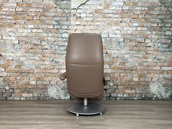 Jori Yoga – Poltrone, Leather, Metal (photo 6 of 18)