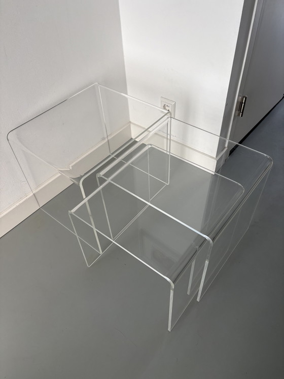 Image 1 of 3 tables d'appoint vintage en plexiglas