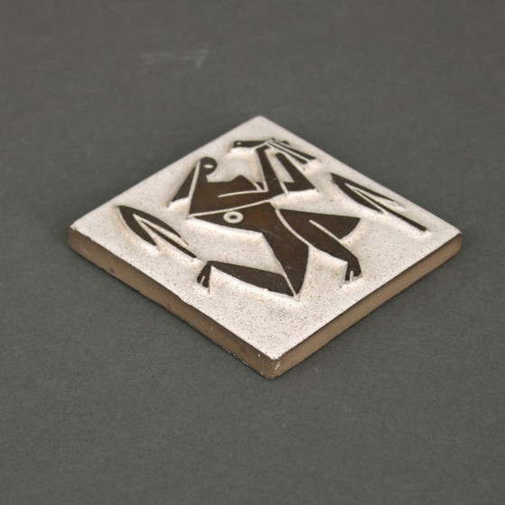 Image 1 of Leendert Blok (1904-1983) - Chanoir tegel - Westraven, Utrecht - dame met vogel - jaren zestig - no. 53 