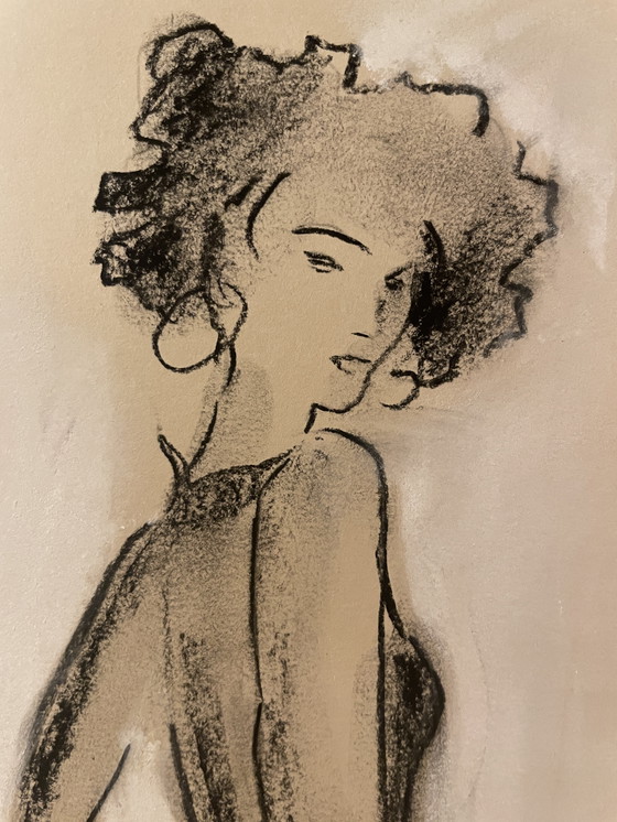 Image 1 of Retrato femenino en blanco pastel y carboncillo, pintura "Moda" firmada