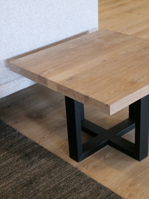 BKS Qube corner table